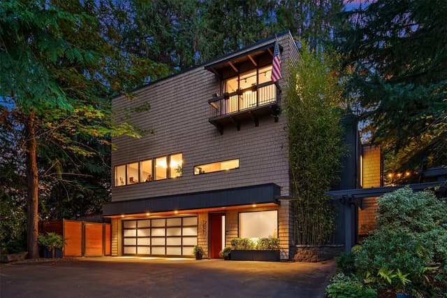 Property photo for 7627 SE 22nd Street, Mercer Island photo 3