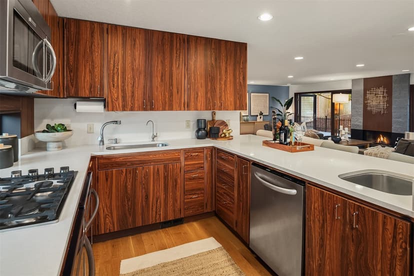 Property photo for 7627 SE 22nd Street, Mercer Island photo 8