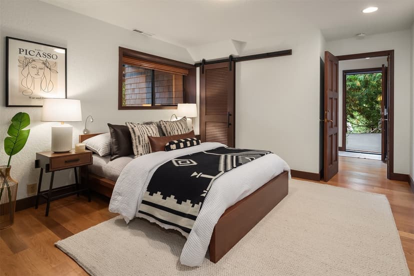 Property photo for 7627 SE 22nd Street, Mercer Island photo 19