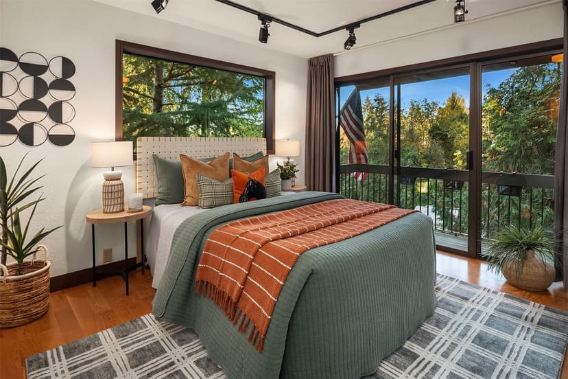 Property photo for 7627 SE 22nd Street, Mercer Island photo 16