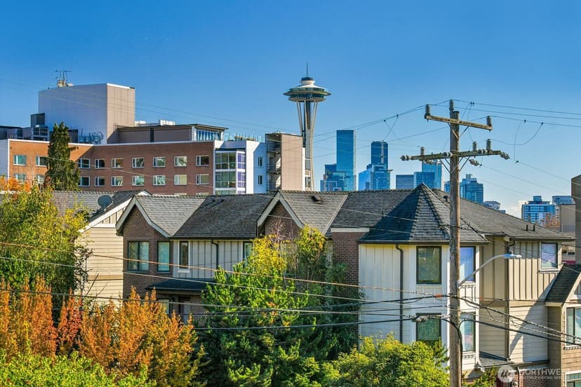 Property photo for 1001 2nd Avenue W #103, Seattle photo 2