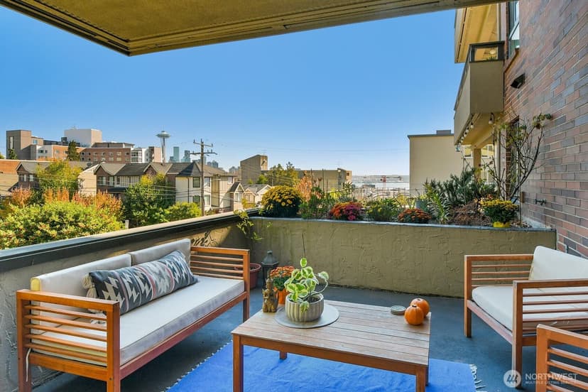 Property photo for 1001 2nd Avenue W #103, Seattle photo 6