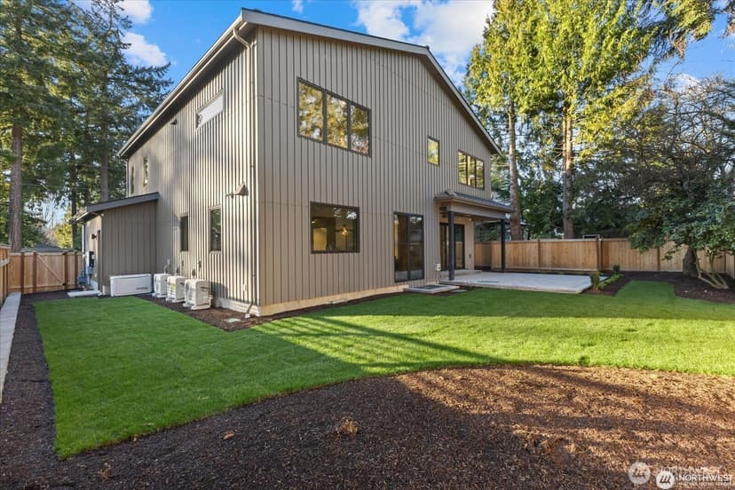 Property photo for 1020 107th Avenue SE, Bellevue photo 35
