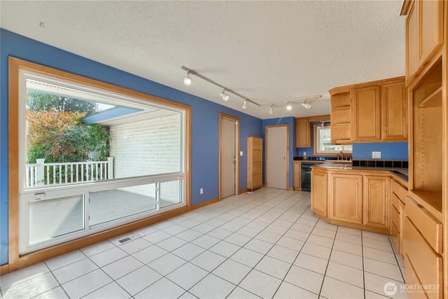 Property photo for 1708 SE 16th Place, Renton photo 5