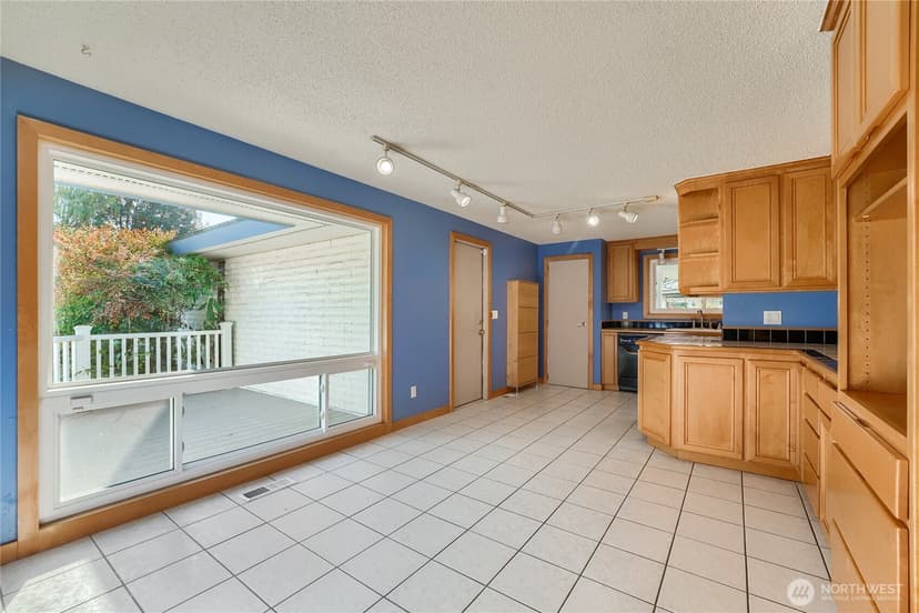 Property photo for 1708 SE 16th Place, Renton photo 5