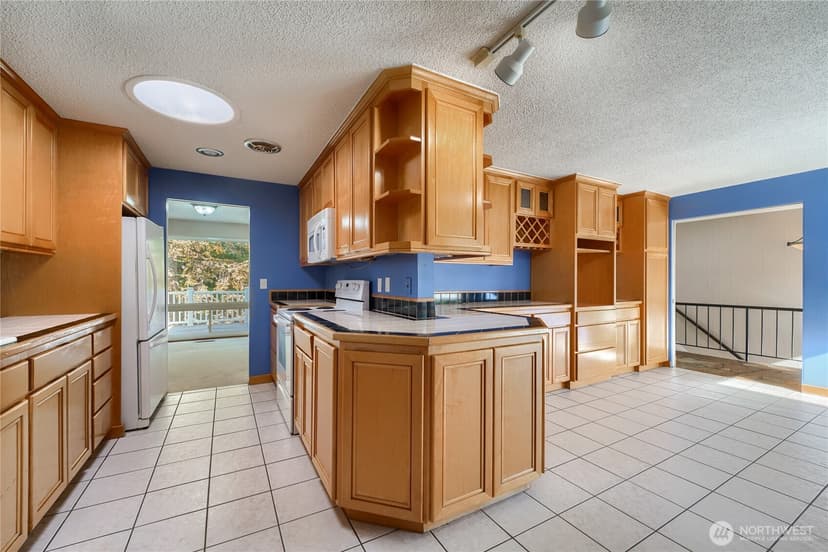 Property photo for 1708 SE 16th Place, Renton photo 7