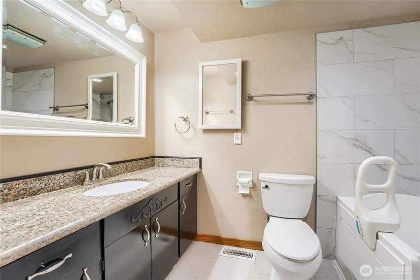 Property photo for 1708 SE 16th Place, Renton photo 13