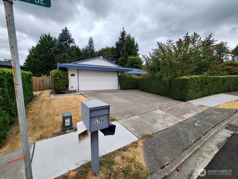 Property photo for 1708 SE 16th Place, Renton photo 3
