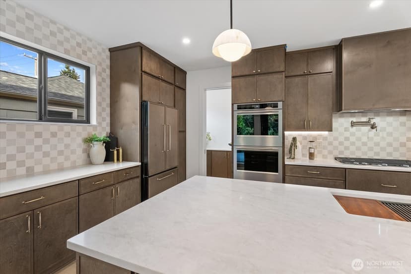 Property photo for 2815 W Elmore Street, Seattle photo 10