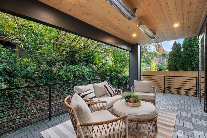 Property photo for 2815 W Elmore Street, Seattle photo 13
