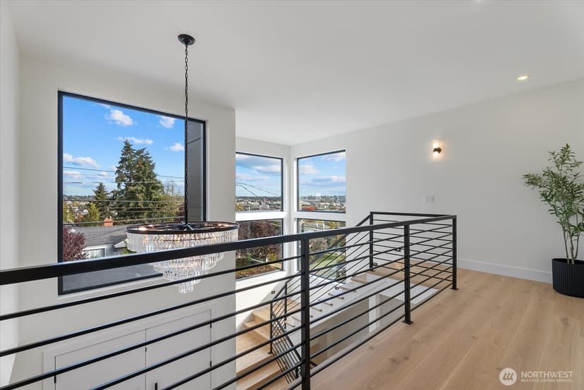 Property photo for 2815 W Elmore Street, Seattle photo 17