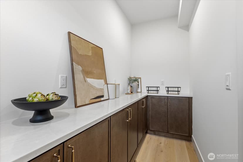 Property photo for 2815 W Elmore Street, Seattle photo 11