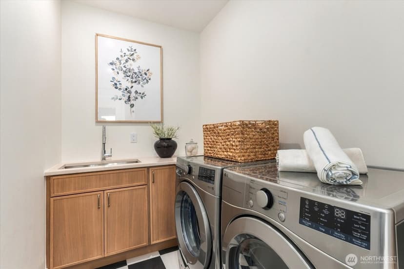 Property photo for 2815 W Elmore Street, Seattle photo 26