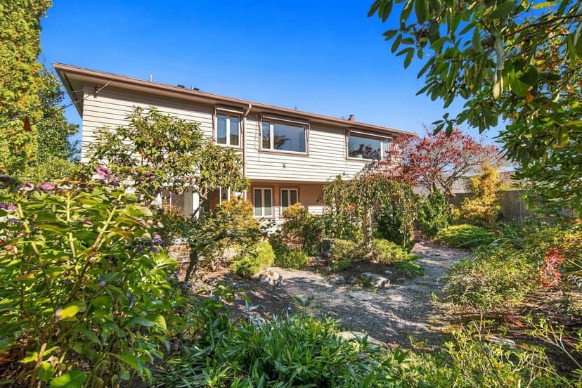 Property photo for 8229 Lakemont Drive NE, Seattle photo 36