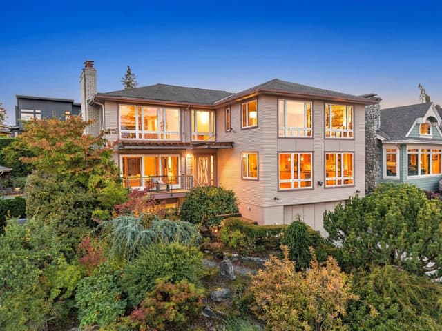 Property photo for 8229 Lakemont Drive NE, Seattle