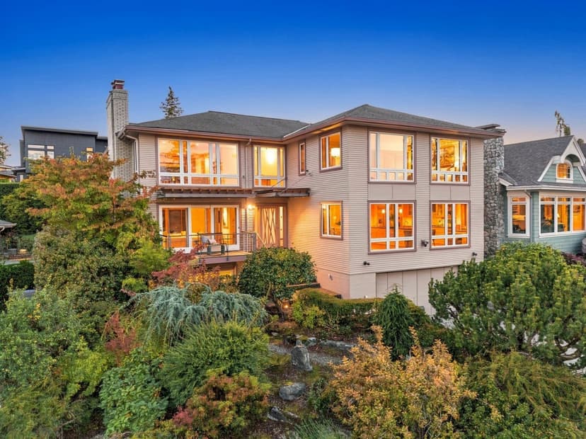 Property photo for 8229 Lakemont Drive NE, Seattle