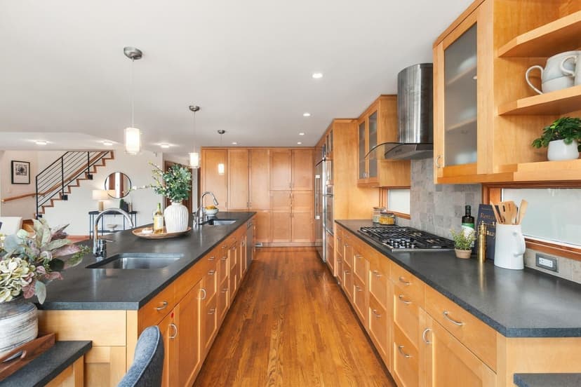 Property photo for 8229 Lakemont Drive NE, Seattle photo 12