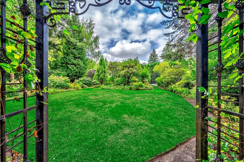Property photo for 17410 44th Avenue NE, Lake Forest Park photo 32