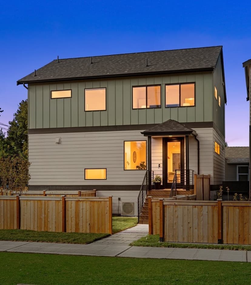 Property photo for 3314 W Dravus Street, Seattle photo 10