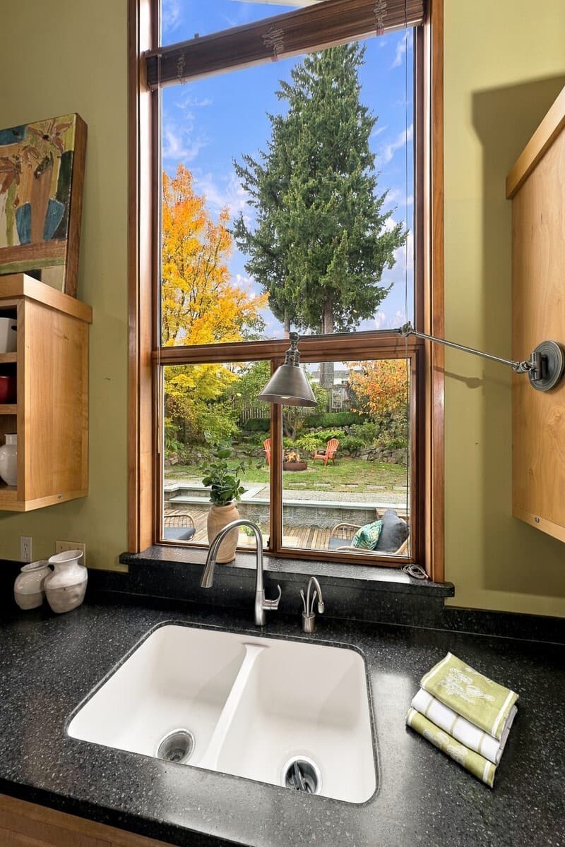 Property photo for 3003 35th Avenue W, Seattle photo 11
