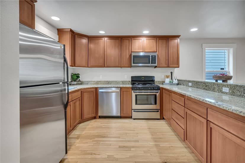 Property photo for 5235 11th Ave NE #B, Seattle photo 8