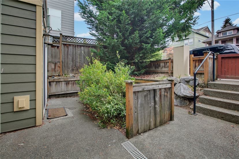 Property photo for 5235 11th Ave NE #B, Seattle photo 3