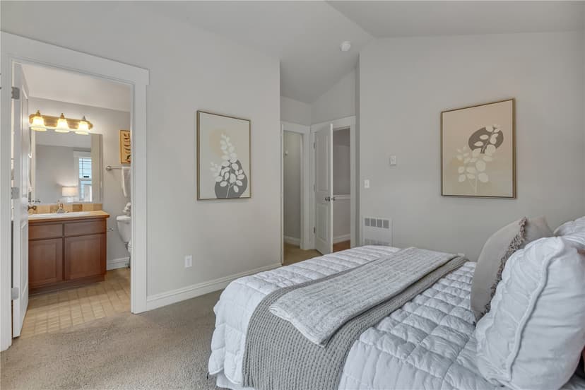 Property photo for 5235 11th Ave NE #B, Seattle photo 18