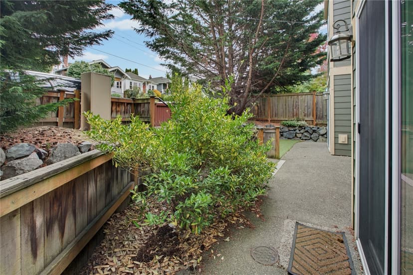 Property photo for 5235 11th Ave NE #B, Seattle photo 4