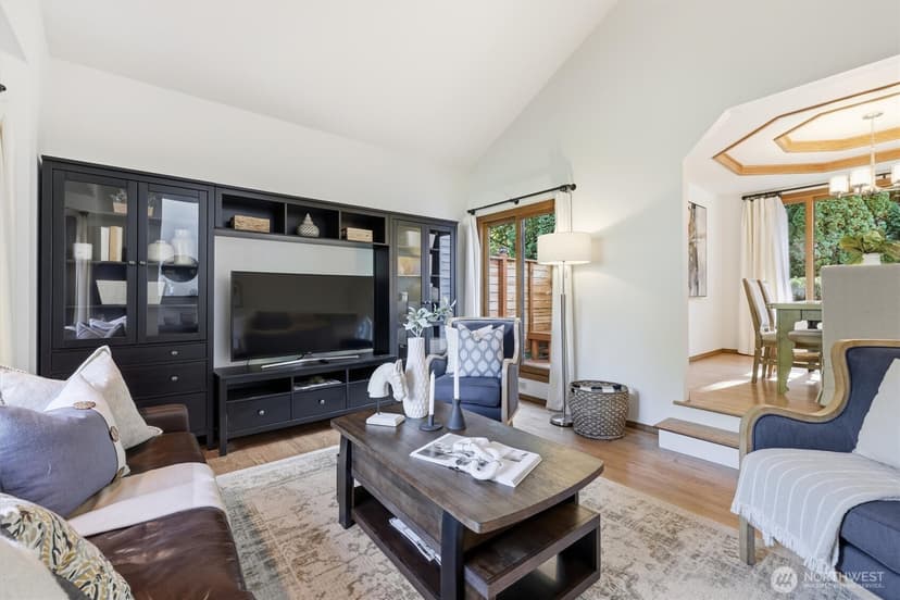 Property photo for 10827 NE 183rd Court, Bothell photo 4