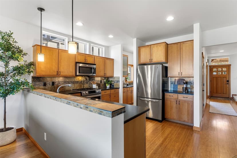 Property photo for 8312 S 124th Street, Seattle photo 11