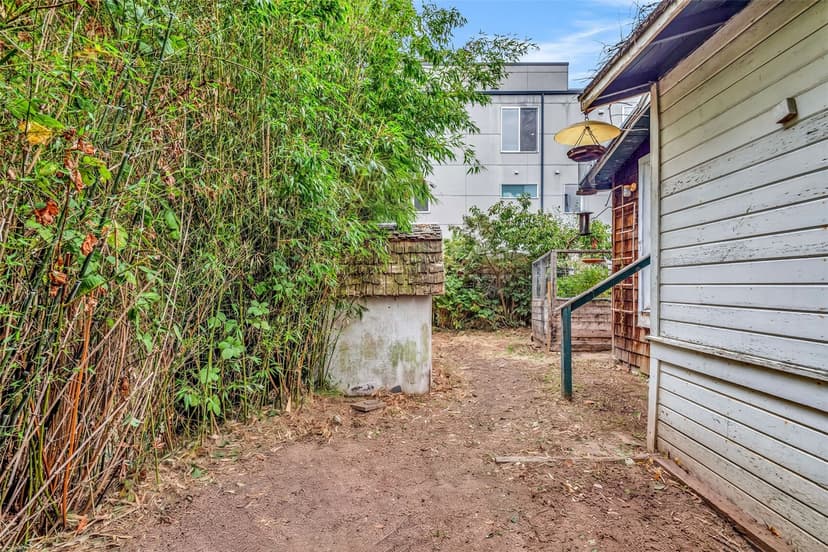 Property photo for 831 NW 52nd Street, Seattle photo 18