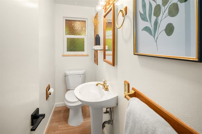 Property photo for 11421 20th Avenue S, Seattle photo 30