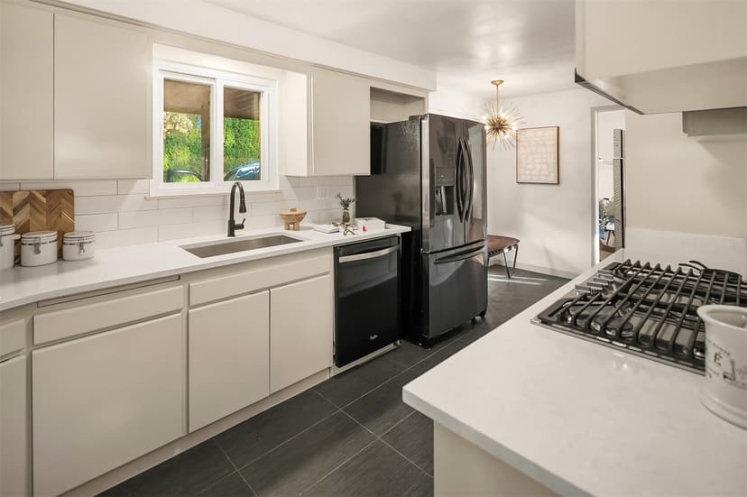Property photo for 11421 20th Avenue S, Seattle photo 14