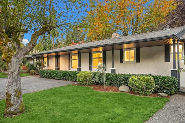 Property photo for 11421 20th Avenue S, Seattle photo 2