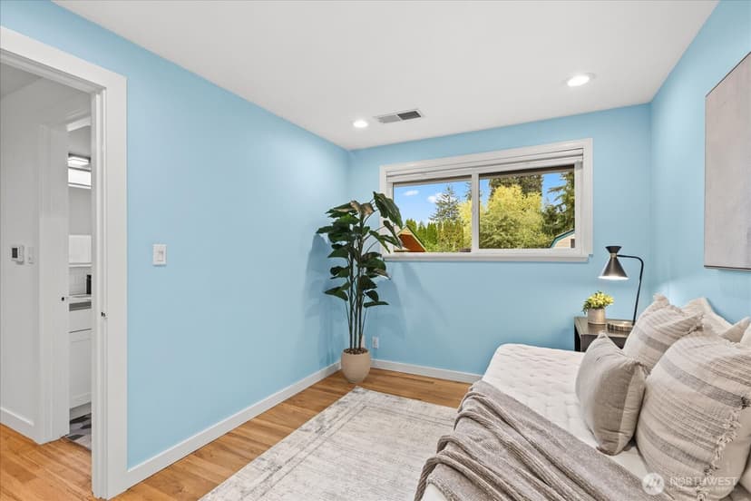 Property photo for 19112 3rd Avenue NE, Shoreline photo 21