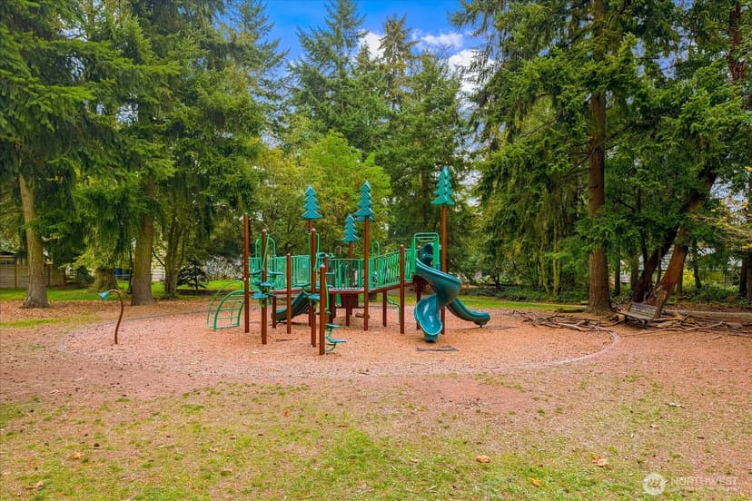 Property photo for 19112 3rd Avenue NE, Shoreline photo 36