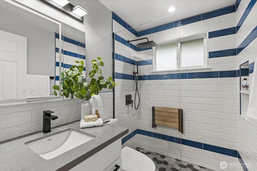Property photo for 19112 3rd Avenue NE, Shoreline photo 19