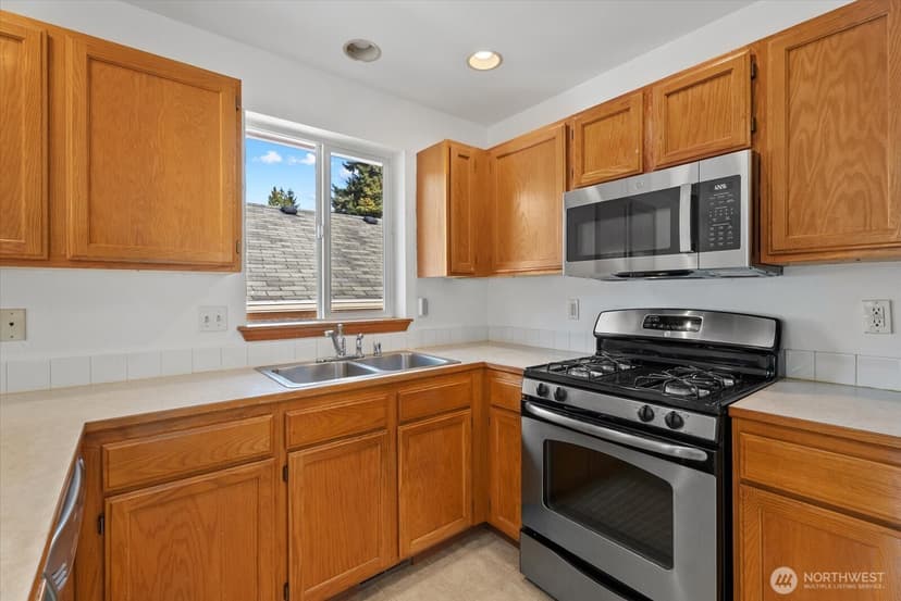 Property photo for 21329 60th Avenue W, Mountlake Terrace photo 7