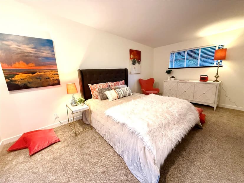 Property photo for 20405 3rd Avenue S, Seattle photo 20