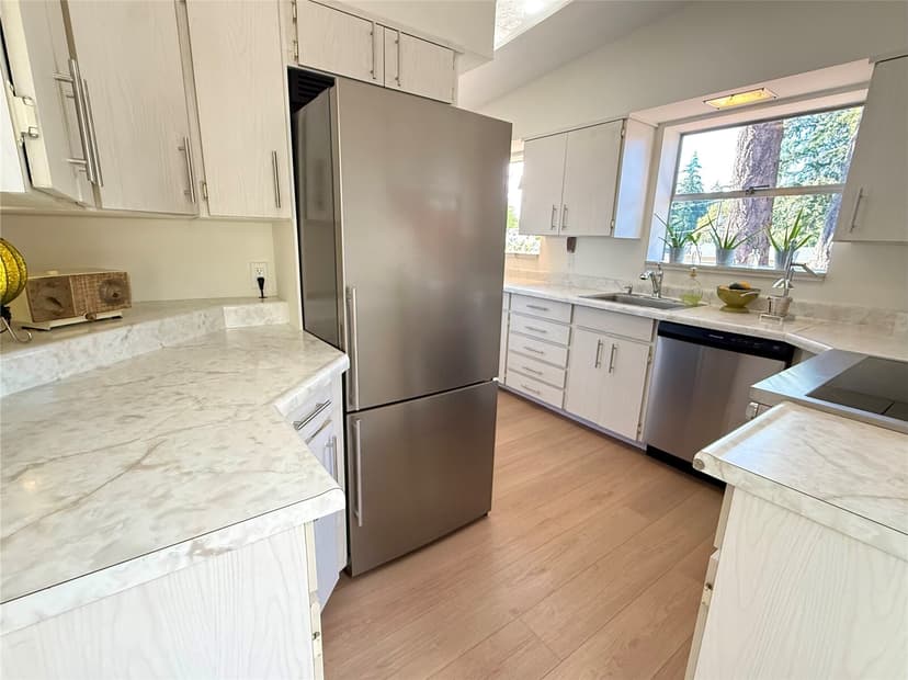 Property photo for 20405 3rd Avenue S, Seattle photo 17
