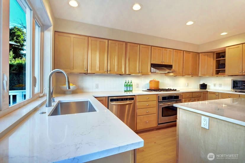 Property photo for 4030 26th Avenue W, Seattle photo 5
