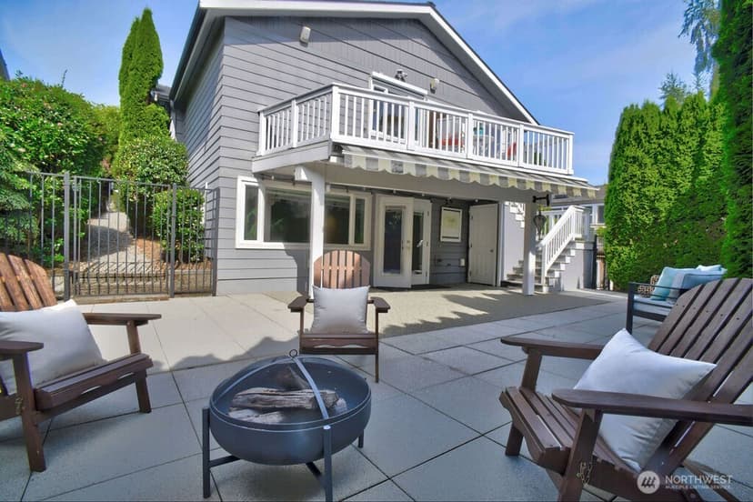 Property photo for 4030 26th Avenue W, Seattle photo 3