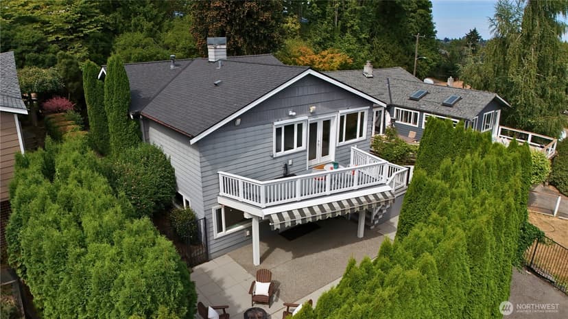 Property photo for 4030 26th Avenue W, Seattle photo 28