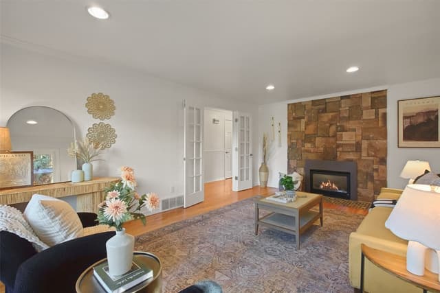 Property photo for 4148 52nd Avenue SW, Seattle photo 4