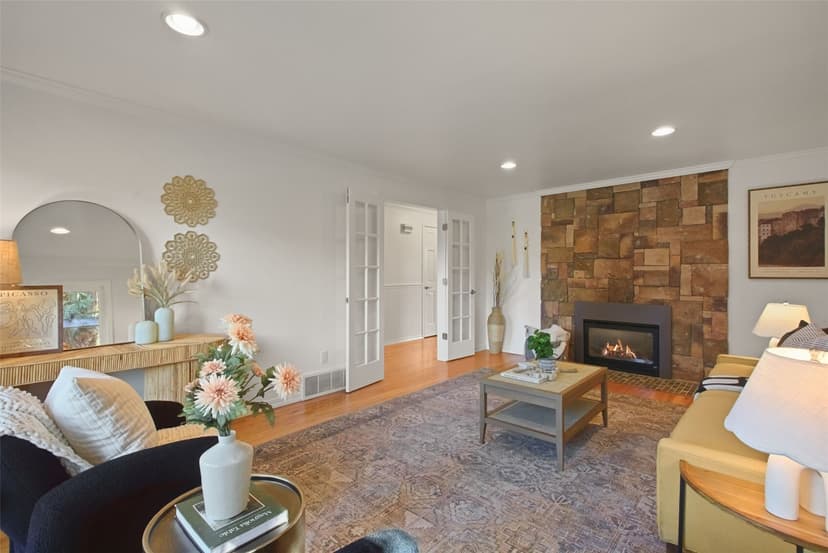 Property photo for 4148 52nd Avenue SW, Seattle photo 4