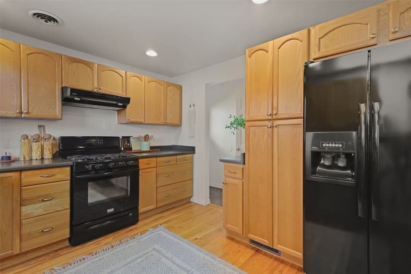 Property photo for 4148 52nd Avenue SW, Seattle photo 10