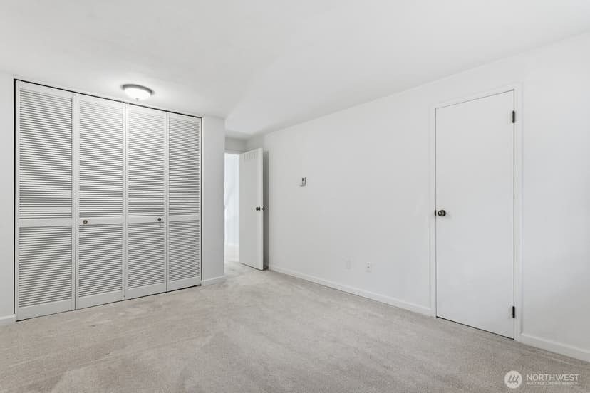 Property photo for 4035 145th Avenue NE, Bellevue photo 20