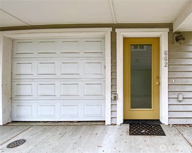 Property photo for 662 NE 40th Street, Seattle photo 2