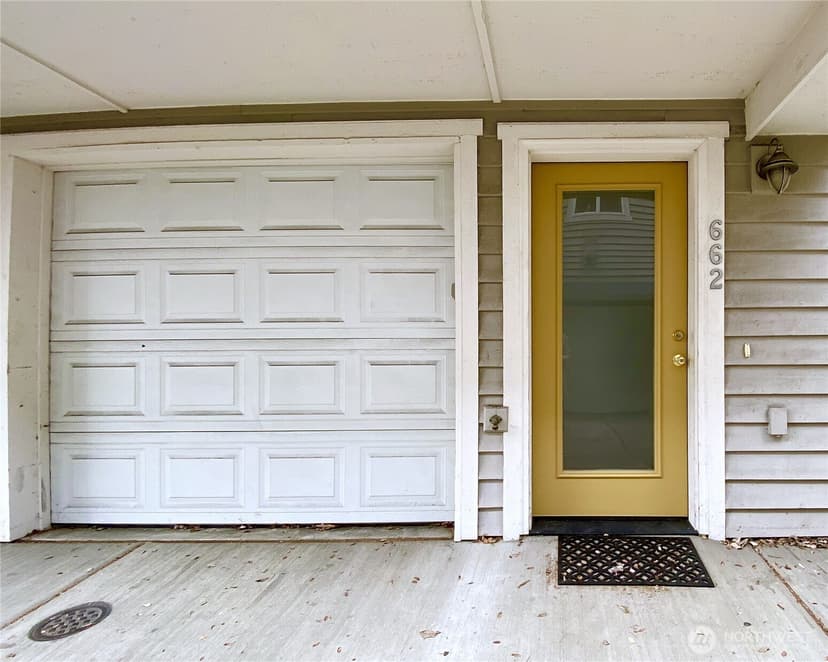 Property photo for 662 NE 40th Street, Seattle photo 2