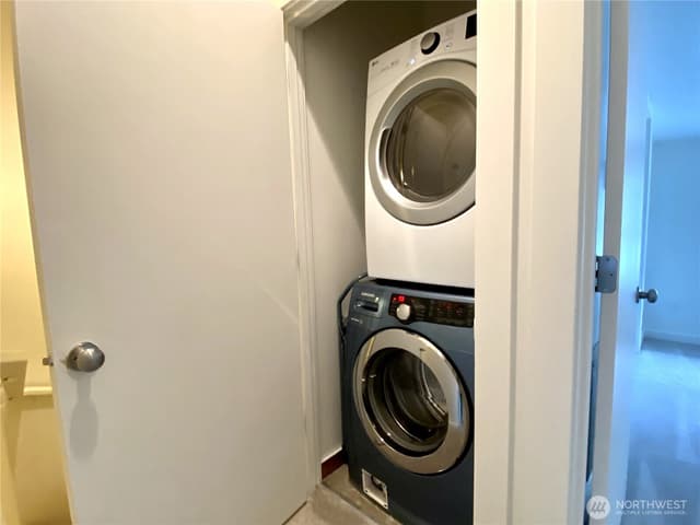 Property photo for 662 NE 40th Street, Seattle photo 5